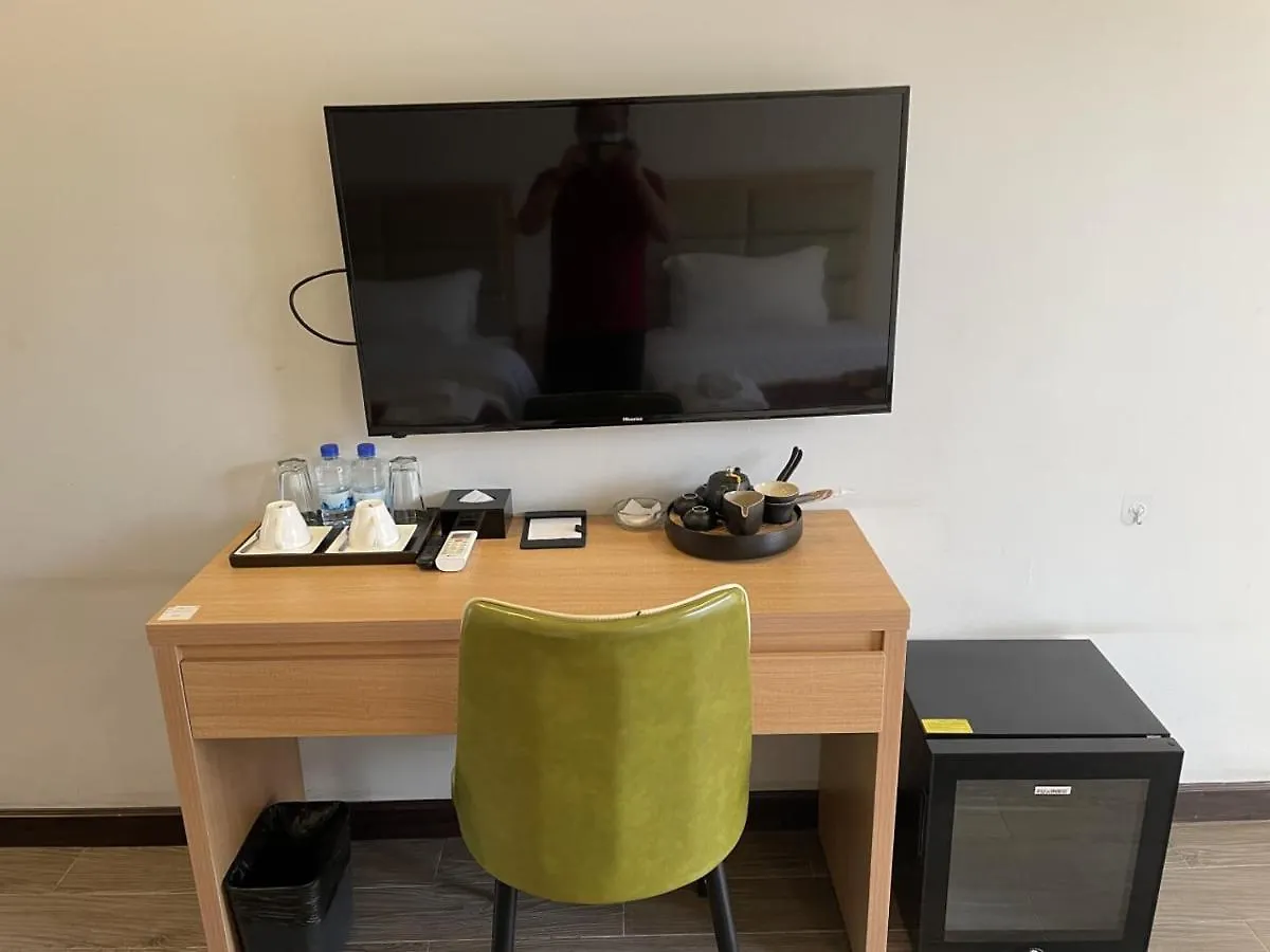 East Holiday Hotel Sihanoukville 3*,